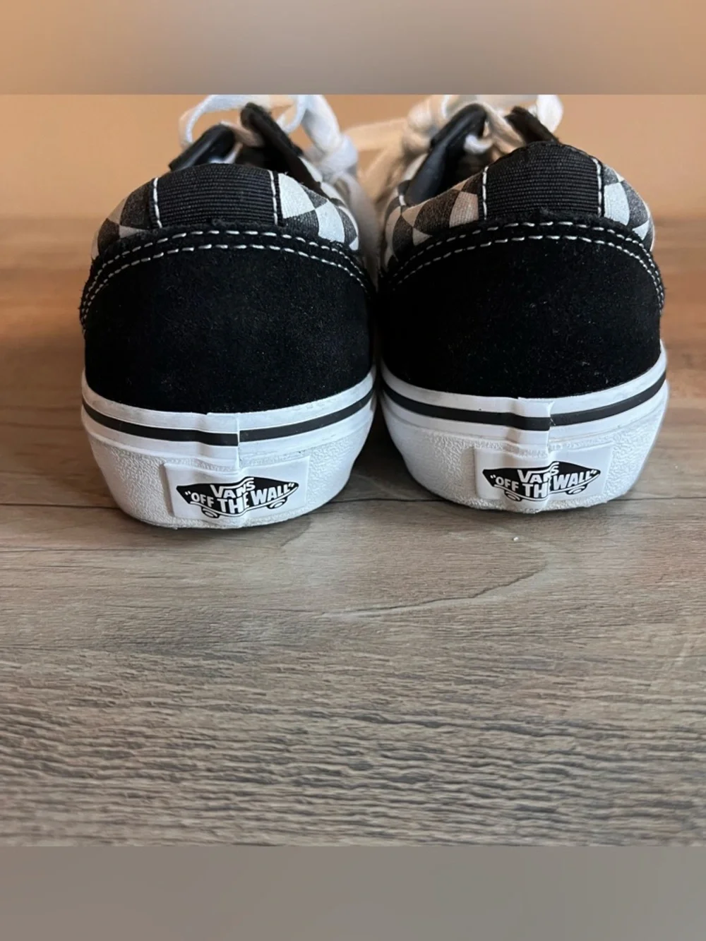 Vans - Picture 5 of 7